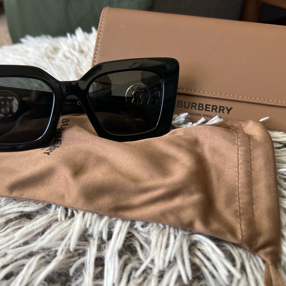 Burberry Black Chunky Sunglasses Modern Design